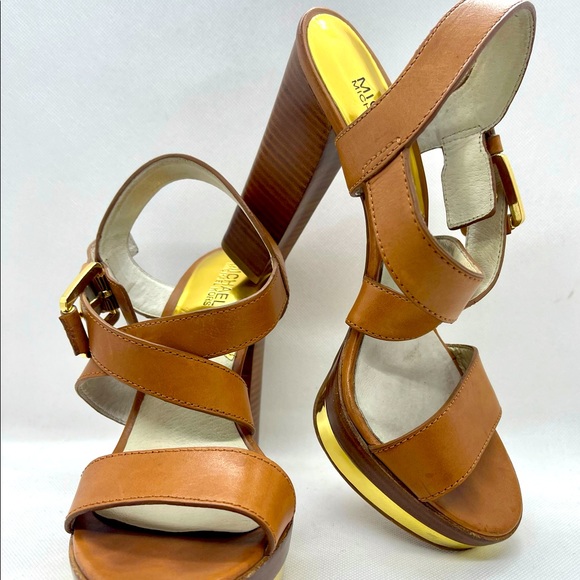 Michael Kors Shoes - Michael Kors platform sandal 8.5
